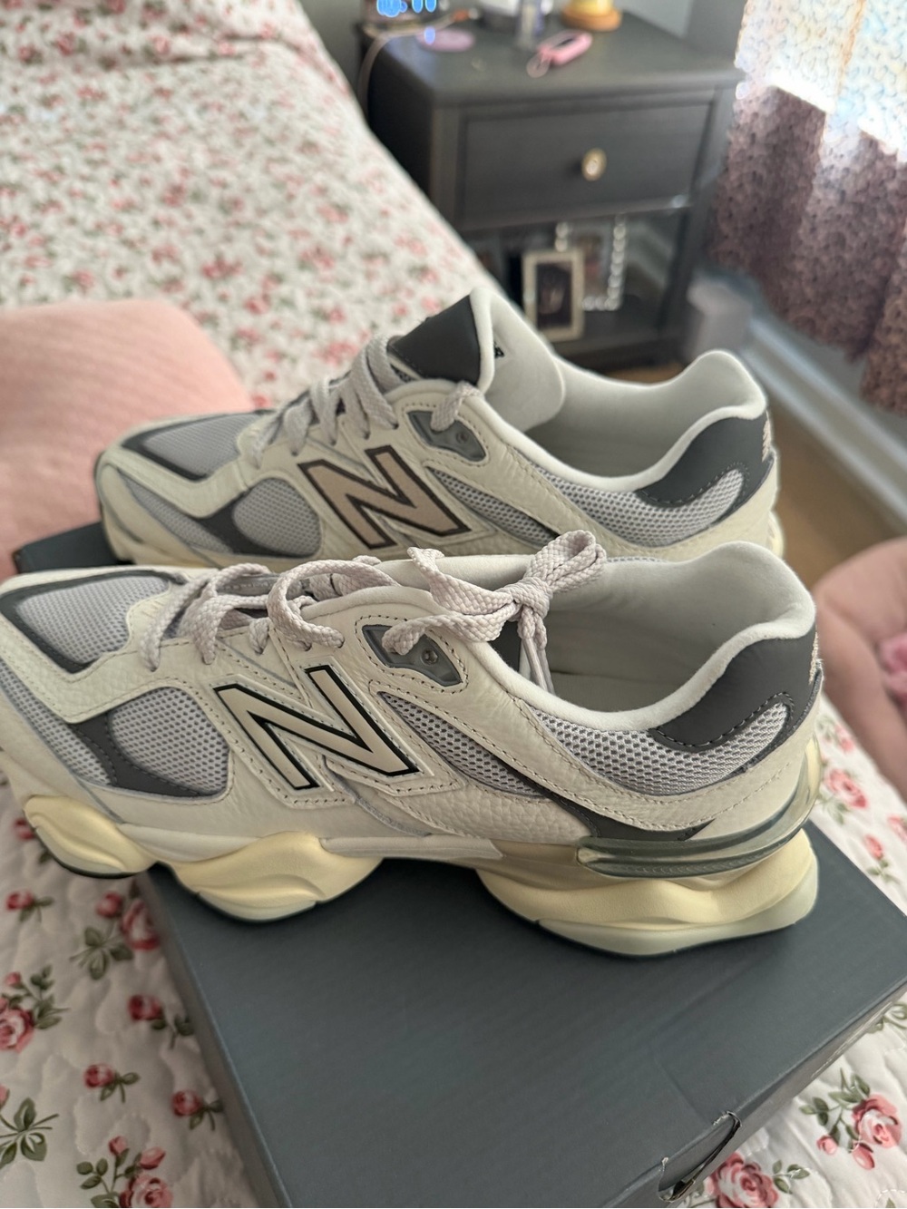 New Balance Women's Gray, Cream & Black Chunky Sneakers